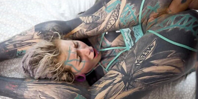 Inked pervert nails all the like-minded babe's holes in turn