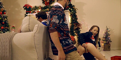 Dude fills stepsister'c cunt with cum in Xmas threesome