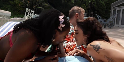 Elsie Curious Besties Raunchy Resort