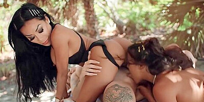 Luna Star In Lustful Lesbian Threesome Orgy