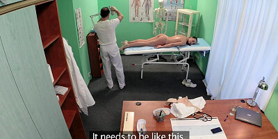 Fake doctor pussylicks nurse on exam table