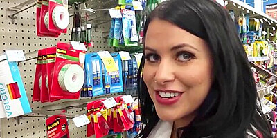 Lacie James - Blooming Fat Ass Porn