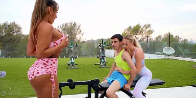 La Paisita Oficial, Angie Lynx Butt Lift Part