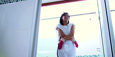 Latina housemaid Ariana Fuentes gives wet pussy for money