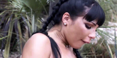 Valentina Ricci In Hiking Into The Back Door