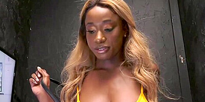 Whiteys Want In On The Ebony Sex-bomb