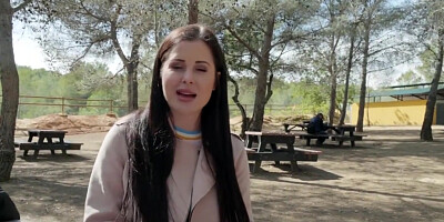 Cassie Right In Brunette Babe’s Public Fuck