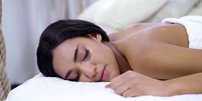 Creampie Massage For Petite Italian