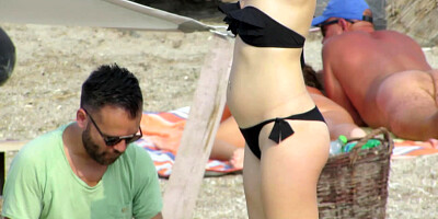 Amateur Nudist Beach - Mature Close Up Pussy