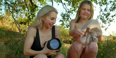 Alix Lynx talks naive teen Coco Lovelock into fucking her