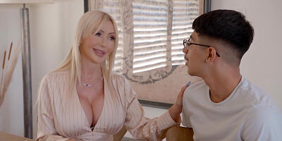 Victoria Lobov - Tutors Her student 18+ In A Special Anatomy Class For Virgins