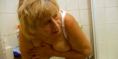 OmaHoteL Homemade Amateur Old Granny Compilation