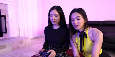 Scarlett Alexis And Avery Black - Gamer Problems
