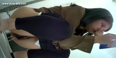 chinese girls go to toilet.117