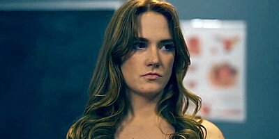 Sketchy Insemination Bisexual Xxx Doctor Decides To Impregnate Himself - Siri Dahl