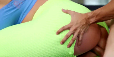 Alura Jenson And Ricky Spanish - Fucked Sporty Milf In The Gym