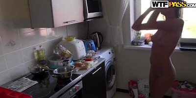 Katya spends her morning with her boyfriend