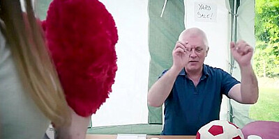 Old Man Fucks Sweetie Young Pussy The Girl Swallows Mature Man Cum