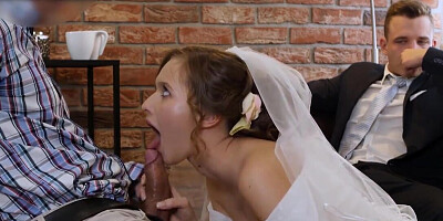 Bride sucks cock to stay at the apartment for free