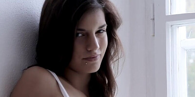 Beautiful teen Candice Luca masturbates