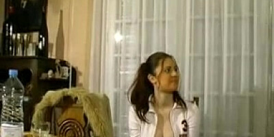 Chatte baveuse parisienne