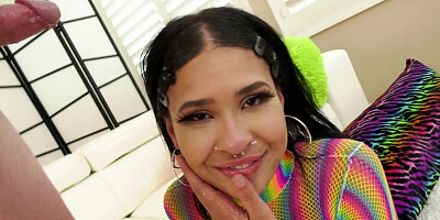 Exotic minx analyzed on the sofa by more experienced colleague