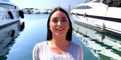 Sarah, 21, Hostess On A Yacht In Saint-Tropez