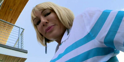 Melanie Monroe shows butt and gets it licked