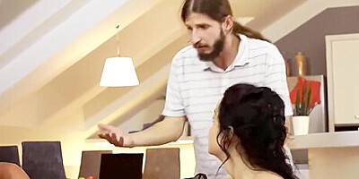 Daphne Klyde - Bf Allettante Finisce Per Con Il Sesso Con Il Suo Patrigno