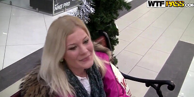 Blonde Pamela reveals her private sexual life