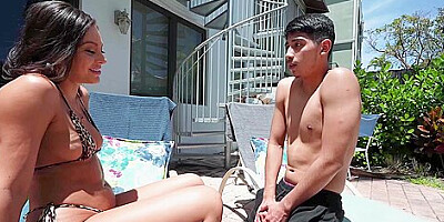 Demi Diveena - Boner For Stepmom