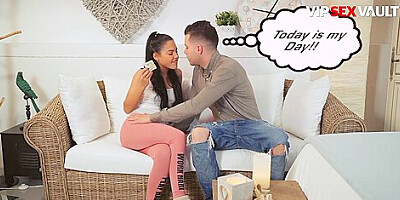 - Apolonia Lapiedra Teaches You How To Have A Great First Time