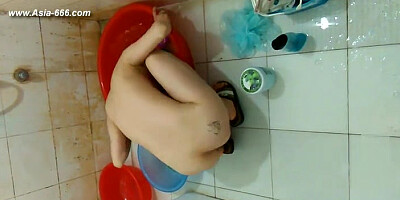 peeping chinese girls bathing.18_2