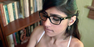 Mia Khalifa: From Burger Joint Hostess To Xxx schoolgirl 18+