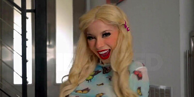 Kenzie Reeves gets a face full of cock in point of view