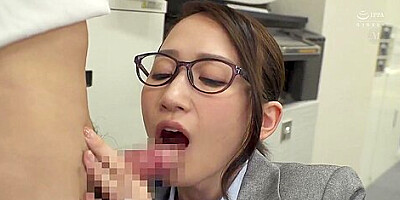 07D1623-Having an affair with a colleague's married woman in the office at night