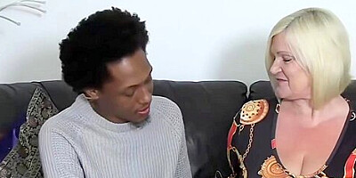 Looking-good Lacey Starrs Mature Action