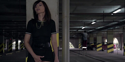 Jeny Smith oiling her naked body in a public parking