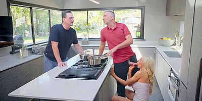 Keiran Lee And Courtney Taylor - Horny Porn Clip With Alluring Stepmom