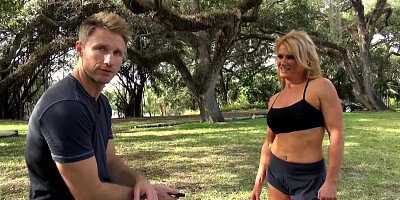Mature Hunter - Cling To That Arse 1 - Amanda Verhooks