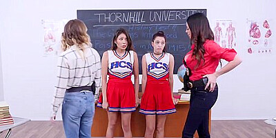 Detectives Let Cheerleaders Say Lesbian Goodbye