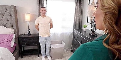 Stepmoms Boy Toy:stepmoms Panties