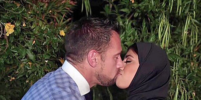 Ella Knox - Creampied Is Wearing A Hijab For This Occasion
