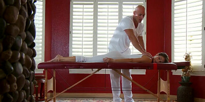 Jenni Lee is stretching her muscles before hardcore sex