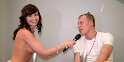 Blitz Quiz With Jeny Smith