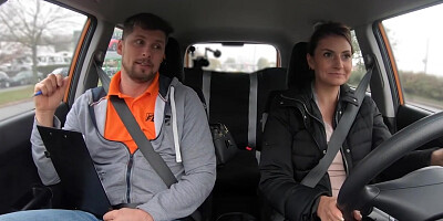 Driving slut pleasing her instructor to pass the test
