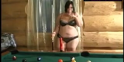 Slit plumper plays on pool table