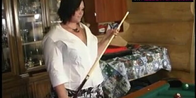 Slit plumper plays on pool table