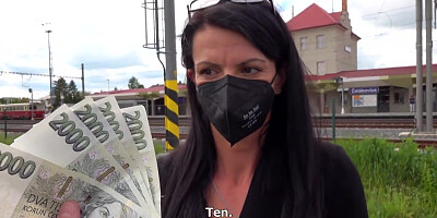 Milf Walking On Public With Vibrator E129