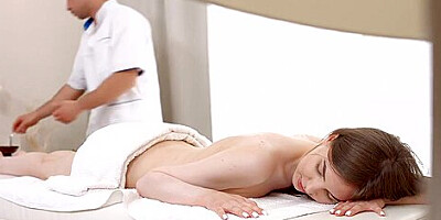 The Masseur Fucked A Slender Girl And Creampied